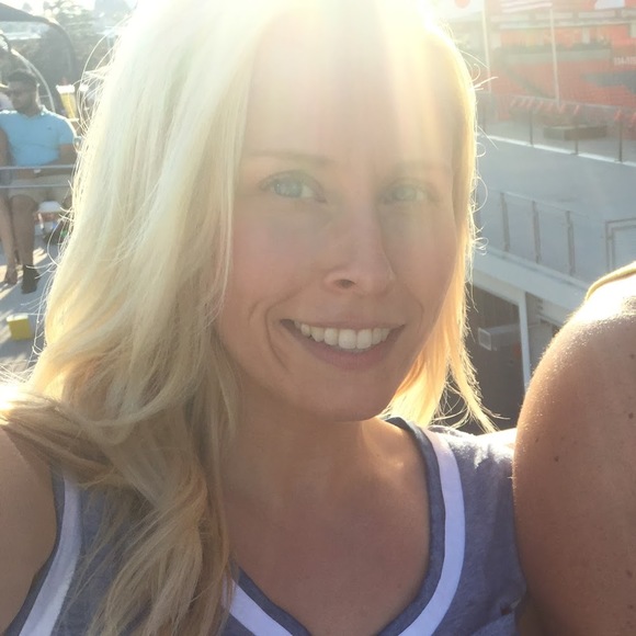 Meet your Posher, Courtney - Picture 1 of 1